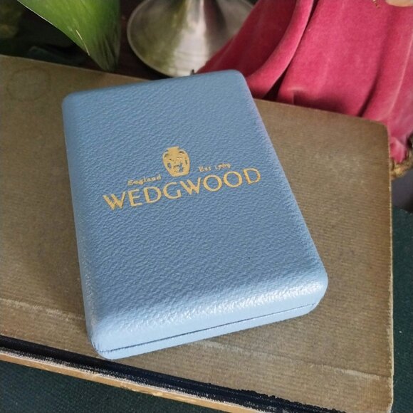 Wedgwood Jasperware Annual Ornament - Lantern - Picture 4 of 6